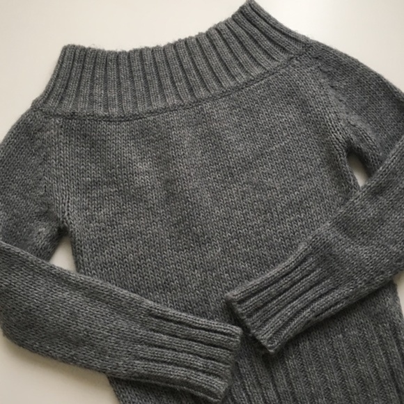 Zara Knit Sweater - Picture 1 of 6